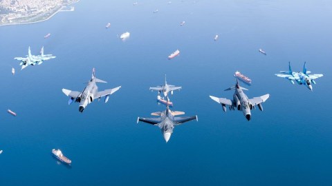 Azərbaycan və Türkiyə qırıcıları İstanbul səmasında - FOTOLAR