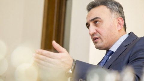 Anar Bağırov vəkillərin müdafiəsinə qalxdı: “Bu hallar məhkəməyə inamı azaldır”