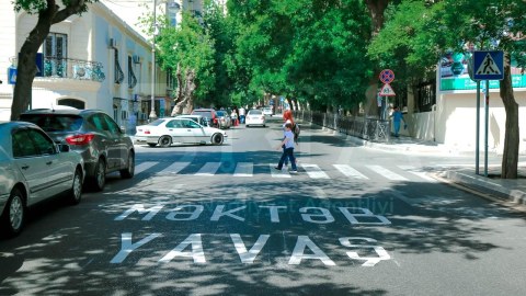 Polis təhsil müəssisələrinin yerləşdiyi əraziləri nəzarətə götürdü