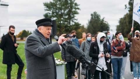 “Azərbaycana qarşı Ermənistana kömək edirik...” – Jirinovskidən ETİRAZ