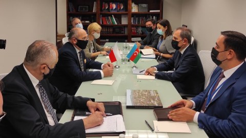 Nazir erməni təxribatları barədə polşalı həmkarına məlumat verdi