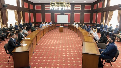 Naxçıvanda şəhid ailələrinə medallar təqdim olundu  