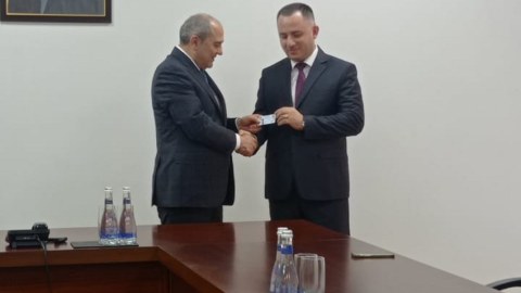 Sabiq partiya sədrinə YAP-ın vəsiqəsi verildi