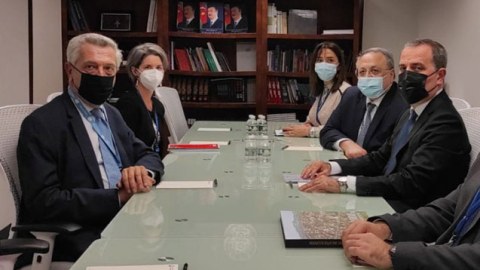 Nyu-Yorkda məcburi köçkünlərin qayıtmasından danışıldı
