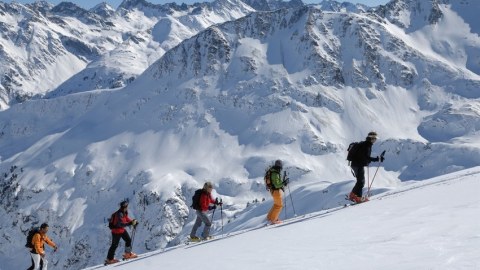 Elbrus dağında 5 alpinist həlak oldu  