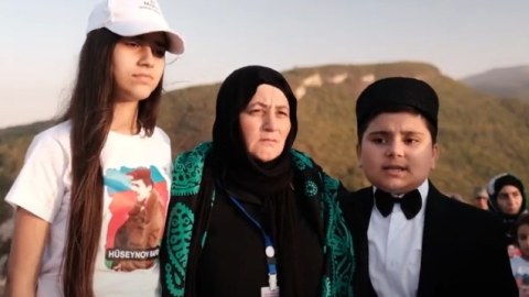 Şəhid övladları “Xudayar təsnifi”ni Şuşada oxudu - VİDEO