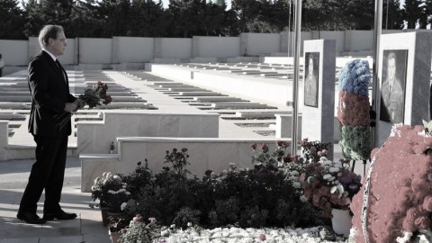 ABŞ səfiri şəhidlərimizi ziyarət etdi