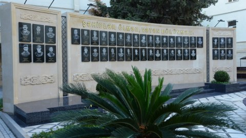 UNEC-də Memorial-Xatirə Kompleksinin açılışı olub - FOTO  