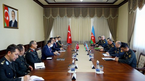 Kərim Vəliyev türkiyəli nazir müavini ilə görüşdü