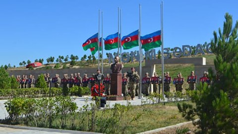 General Hikmət Mirzəyev veteranlarla görüşdü - VİDEO