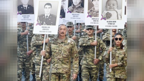 İlham Əliyevin qaldırdığı plakatdakı şəhid kimdir? - DOSYE