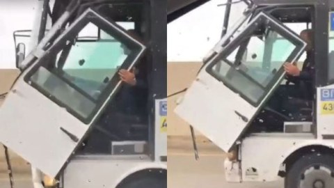 Bakıda avtobus sürücüsü qapını əlində aparır - Rəsmi açıqlama