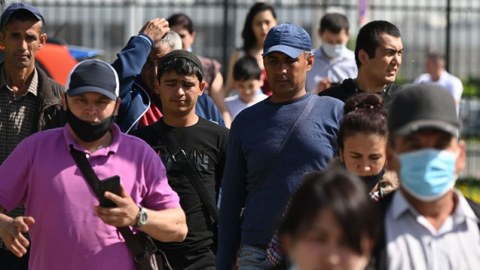 Rusiyada qanunsuz miqrantlar sabahdan deportasiya edilə bilər