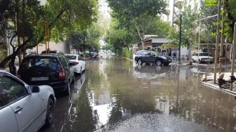 Vətəndaş yağışın vurduğu ziyanı kimdən tələb etsin?