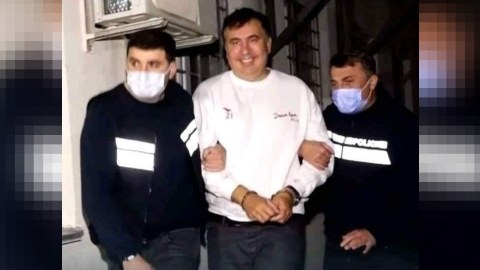Saakaşvilinin dönüşü: Mişa öz ayağı ilə niyə həbsə girdi?