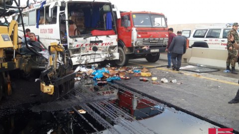 Hacıqabulda avtobus qəzasında 12 nəfər yaralanıb