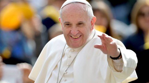 Roma papasının üç mühafizəçisi istefa verdi