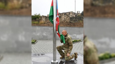 Prezident Talış kəndində Azərbaycan bayrağını ucaltdı