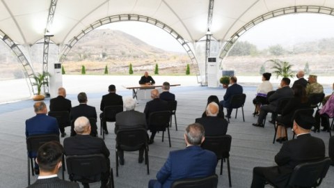 Əli Həsənov: “Əliyevlərsiz Azərbaycan olmaz!”