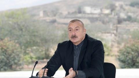 “Bəzi xarici dairələr yerli satqınların əli ilə məni devirmək istəyirdilər” - İlham Əliyev
