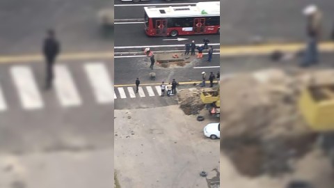 Bakıda iki gün əvvəl çəkilən yol qazıldı - SƏBƏB