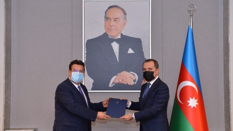Yeni səfir etimadnaməsini təqdim etdi