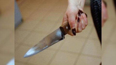 Astarada qadın qadını bıçaqladı