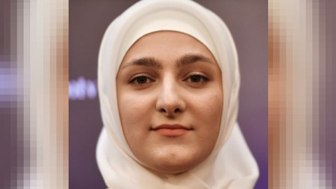 22 yaşlı qızını nazir təyin etdi