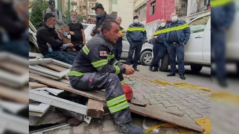 Batumidə çökən binada ölənlər artdı