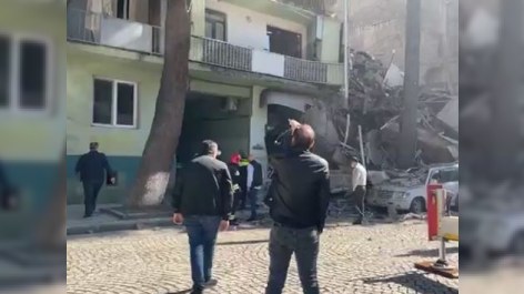 Batumidə binanın çökməsinə görə üç nəfər saxlanıldı