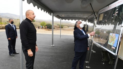 Ölkə başçısı Hadrutda yol tikintisi ilə tanış olub
