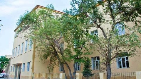 Bakıda qəzalı vəziyyətdə olan məktəb BAĞLANDI