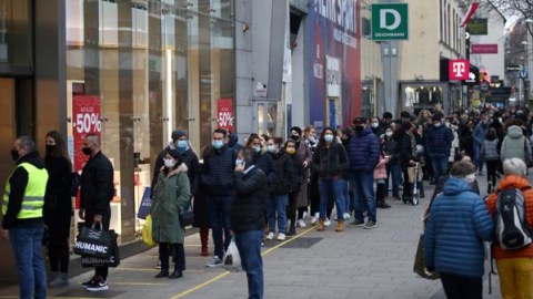 Avstriyada hökumət böhranı: kanslerə etimadsızlıq...