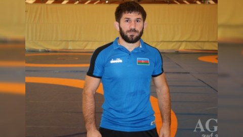 İki güləşçimiz bürünc uğrunda yarışacaq