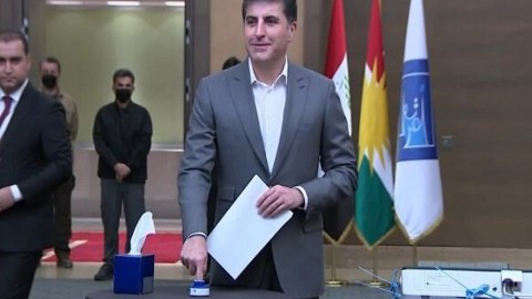 İraqda növbədənkənar parlament seçkiləri keçirilir