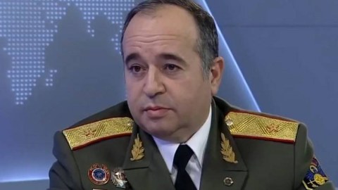Ermənistan müdafiə naziri yenə Rusiyaya getdi