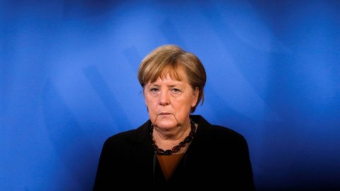 Merkel İranla yaranan mürəkkəb vəziyyətdən danışdı