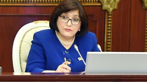 Spiker Slovakiya parlamentinin qətnaməsinə irad bildirib