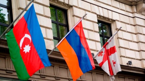 Minsk qrupu oyundankənar vəziyyətdə: Tbilisi vasitəçilik missiyasını üzərinə götürür