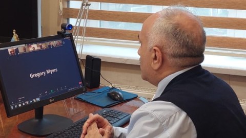 Komitə rəsmisi Qreqori Mayerslə videoformatda görüşdü
