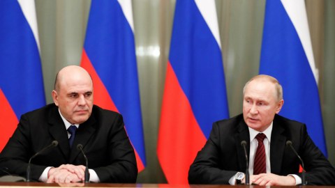 Putin onunla gündə 10 dəfə danışır