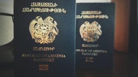 Ermənistanda 18 yaşlı oğlanlara pasport verilməyəcək