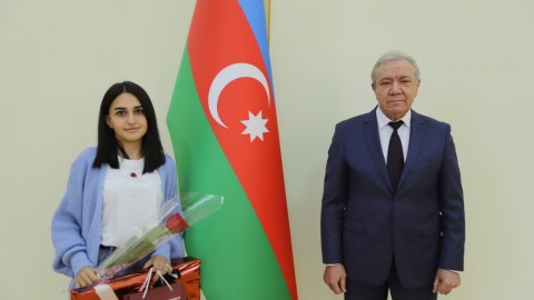 Rektor yüksək bal toplayan tələbələrlə GÖRÜŞDÜ