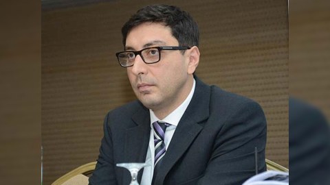 Nazirdən qızıl medal qazanan cüdoçuya təbrik