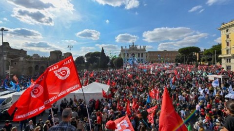 İtaliyada faşizmə qarşı 200 minlik AKSİYA
