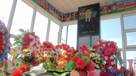 Yaralı yoldaşını döyüş meydanından çıxararkən şəhidliyə ucalan snayper