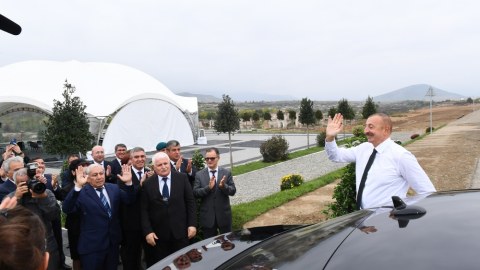 Azad edilən kəndlərdə hər evin ən azı 12 sot torpaq sahəsi olacaq - Prezident