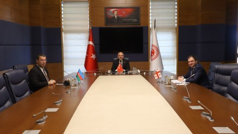 Üç ölkənin parlament komitələri görüşdü