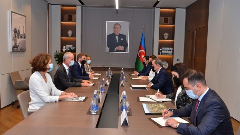 Ceyhun Bayramov BQXK rəsmisini qəbul etdi - FOTO