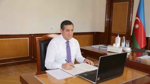 Deputat seçicilərlə videoqəbul keçirib  